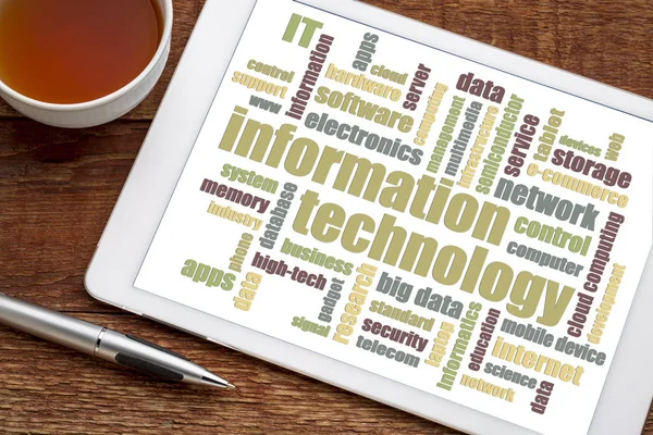 Tecnologia dell'informazione parola nuvola su tablet — Foto Stock