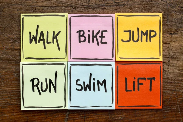 Caminar, andar en bicicleta, saltar, correr, nadar, la vida - concepto de fitness — Foto de Stock