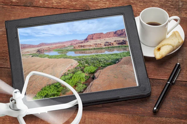 Colorado river in utah unterhalb von moab luftbild — Stockfoto