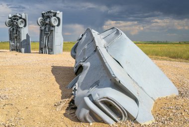 Carhenge, Stonehenge modern bir kopyasını 