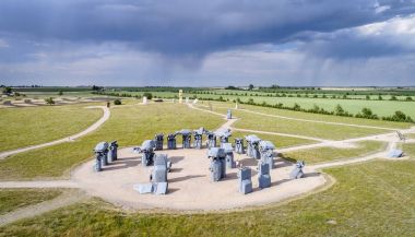 Carhenge, Stonehenge modern bir kopyasını 