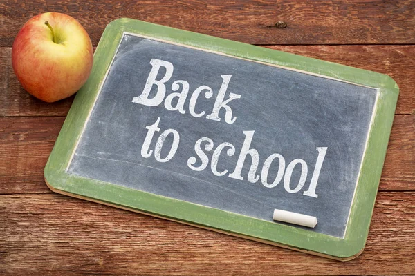 Geri okul blackboard işareti — Stok fotoğraf