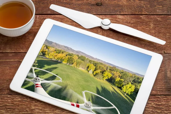 Drone flying over park — Stock Photo, Image