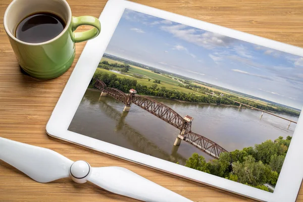 Katy spoorwegbrug bij Boonville over Missouri rivier — Stockfoto