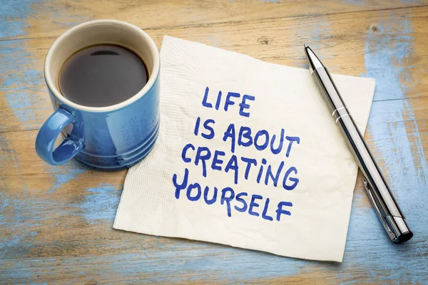 Η ζωή είναι σχετικά με τη δημιουργία τον εαυτό σας — Φωτογραφία Αρχείου