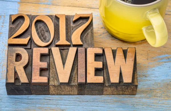 2017 review banner in wood type — Stock Photo, Image