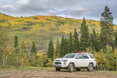 Sonbahar renkleri ile Kenosha Pass, Toyota 4runner