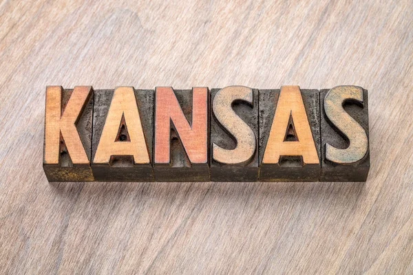 Kansas ordet abstrakt i boktryck träslag — Stockfoto