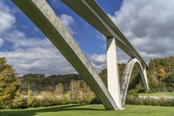 Double Arch Bridge på Natchez Trace Parkway — Stockfoto