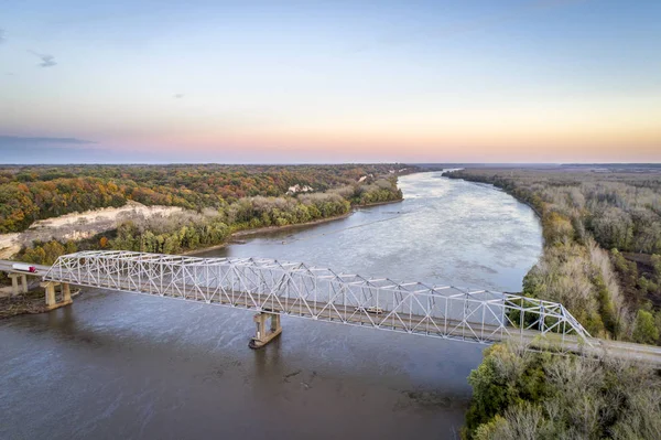 Missouri River bridge luchtfoto — Stockfoto