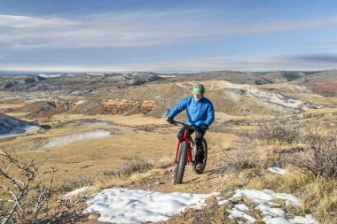 Colorado eteklerinde şişman bir Bisiklete binmek