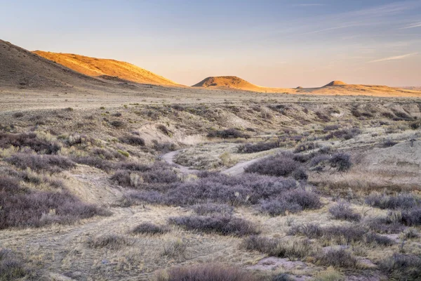 Puesta de sol sobre la pradera en el norte de Colorado — Foto de Stock