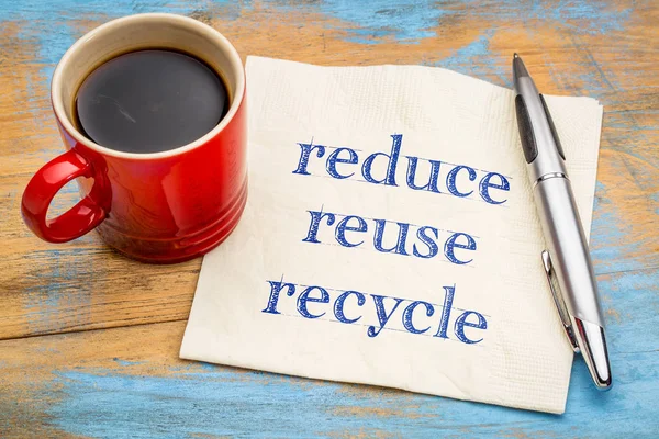 Reduzir, reutilizar, reciclar - conceito de conservação — Fotografia de Stock