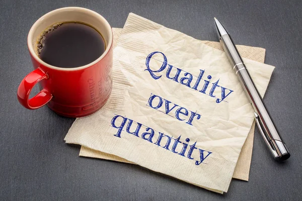 Qualität vor Quantität inspirierende Mahnung — Stockfoto