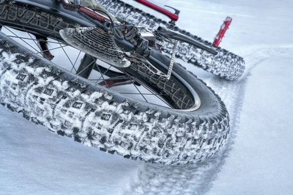 FAT bike na zimní stezka — Stock fotografie