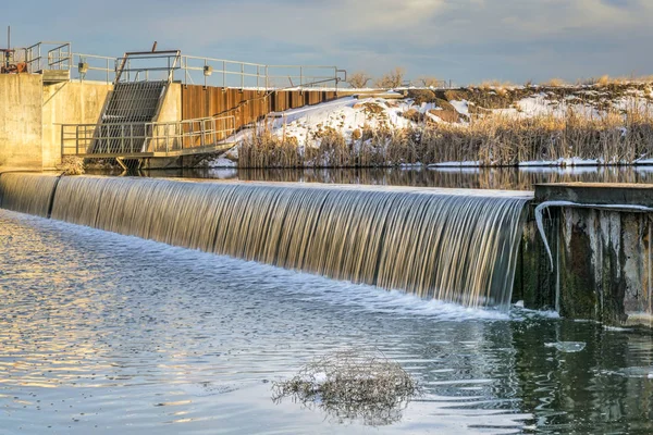 River diversion dam in northern Colorado — Stock Photo, Image