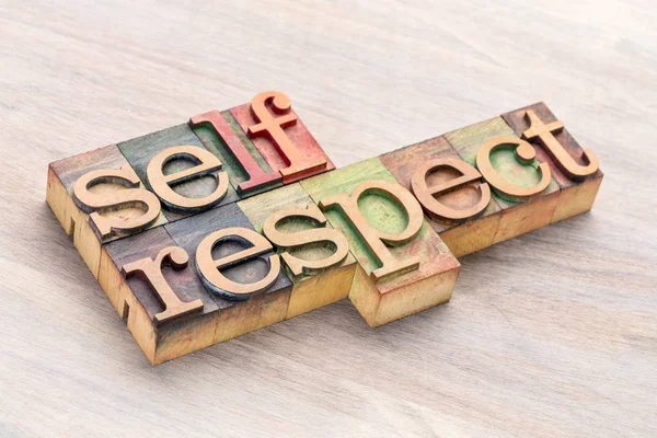 Abstrato palavra auto-respeito no tipo de madeira — Fotografia de Stock