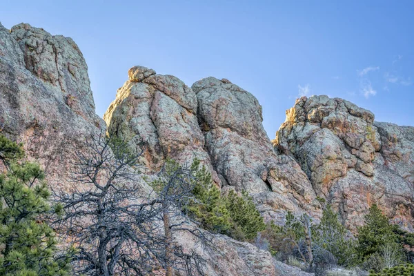 Horsetooth Rock con retroilluminazione al tramonto — Foto Stock