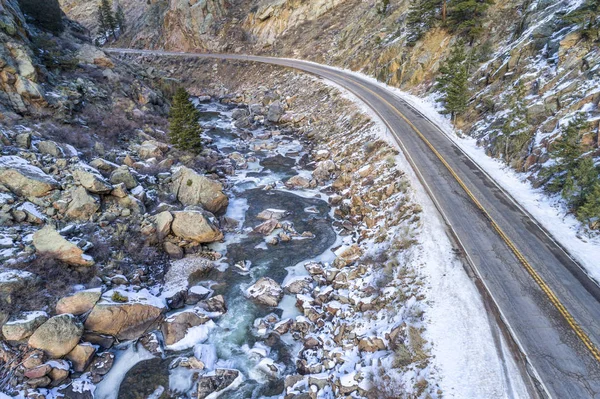 Poudre River Canyon in de winter — Stockfoto