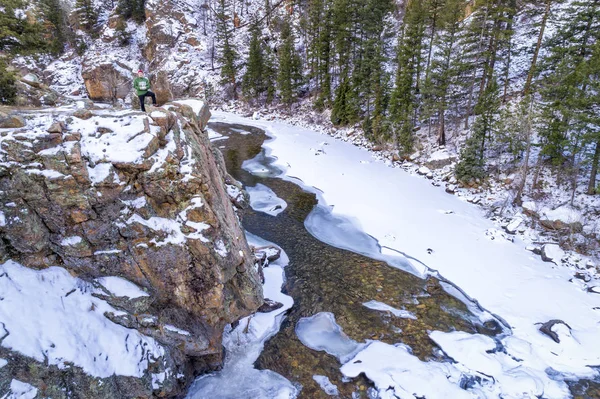 Canyon fluvial en hiver vue aérienne — Photo