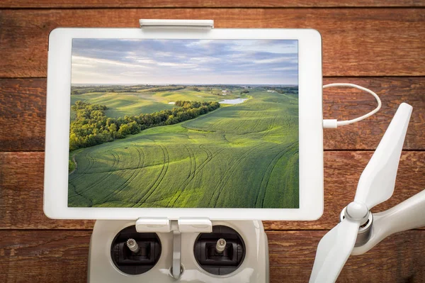 Campos de soja - imagem aérea no tablet digital — Fotografia de Stock