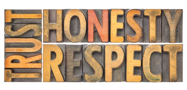 Confiança honestidade, respeito palavra resumo no tipo de madeira — Fotografia de Stock