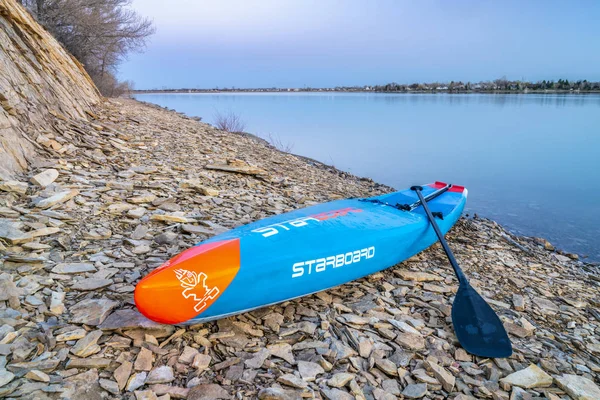 Racing stand up paddleboard av styrbord — Stockfoto