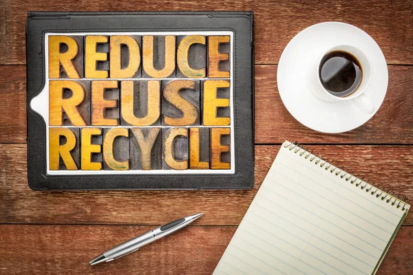 Reduzir, reutilizar e reciclar - conservação de recursos — Fotografia de Stock