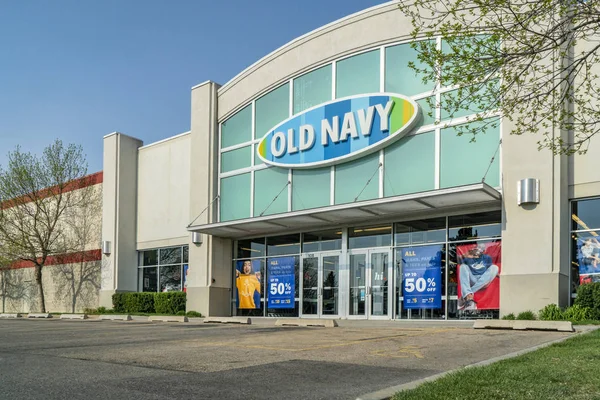 Old Navy store entrance — Stock Photo, Image