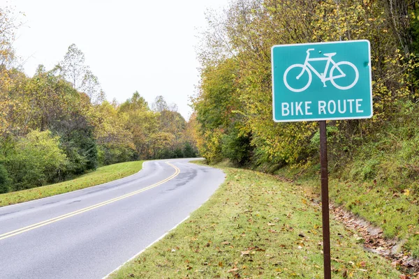 Bike route sign on Natchez Trace National Parkway — Stock Photo, Image