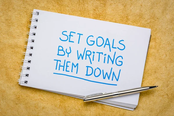 Set goals by writing them down — Stock Photo, Image