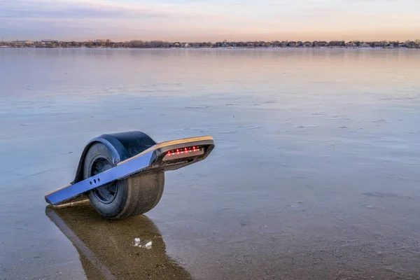 单轮自平衡电动滑板 — 图库照片
