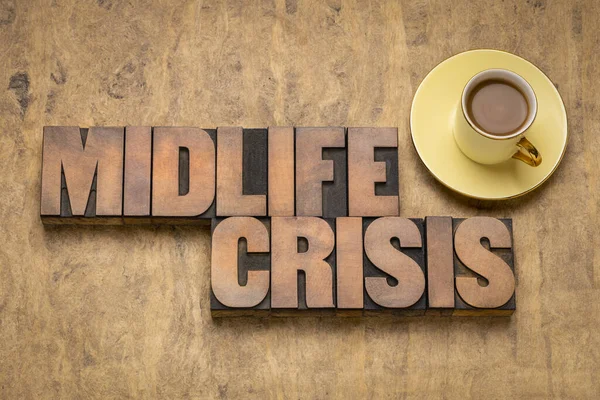 Midlife crisisconcept in houtsoort — Stockfoto