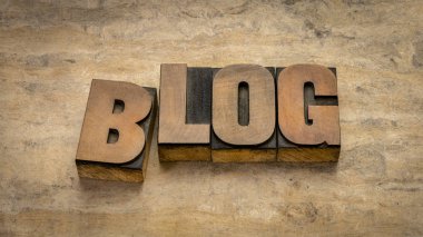 blog sözcüğü eski harf harfleri ile doku, el yapımı, ağaç kabuğu kağıdı - blog yazarlığı, internet iletişimi ve sosyal medya kavramına karşı