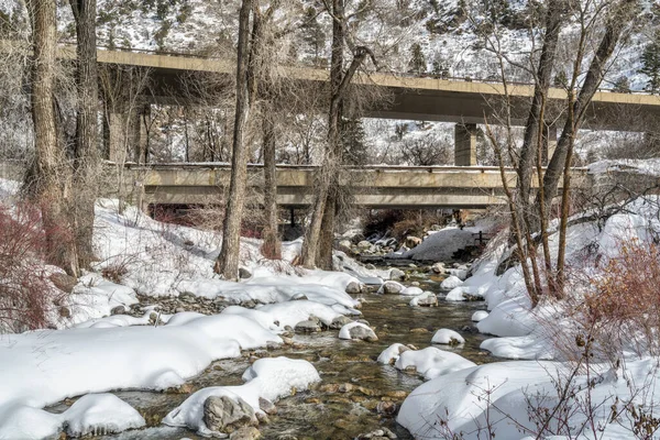 Motorväg Glenwood Canyon Vid Grizzly Creek Viloområde Colorado Vinterlandskap Resekoncept — Stockfoto