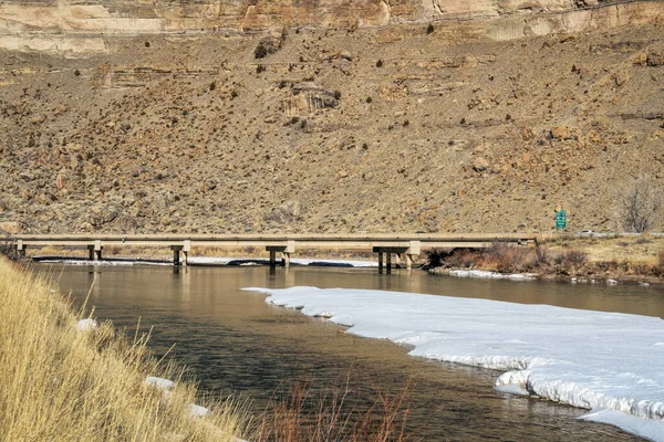 Snelweg Brug Colorado River Het Westen Van Colorado Winter Landschap — Stockfoto