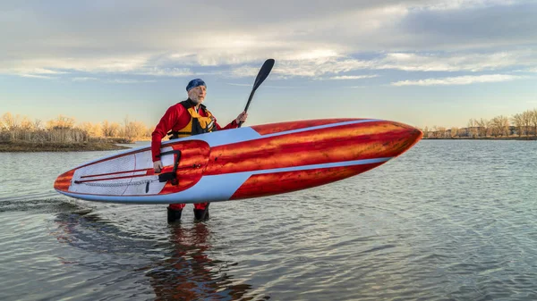 Senior Paddler Trockenanzug Und Schwimmweste Beendet Sein Training Mit Einem — Stockfoto