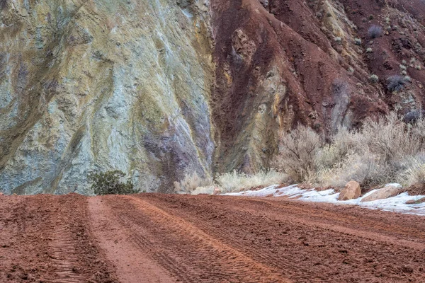 Błotnista Droga Gruntowa Kanionu Skalistym Urwiskiem Cebula Creek Road Pobliżu — Zdjęcie stockowe
