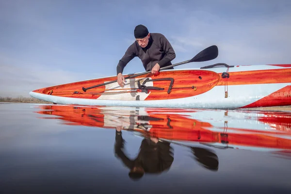 Senior Male Paddler Wetsuit Rinsing Stand Paddleboard Paddling Workout Lake — Stock Photo, Image