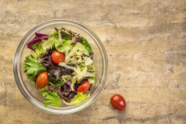 Bowl Healthy Salad Lettuce Spinach Avocado Sauerkraut Tomtos Olives Artichoke — Stock Photo, Image