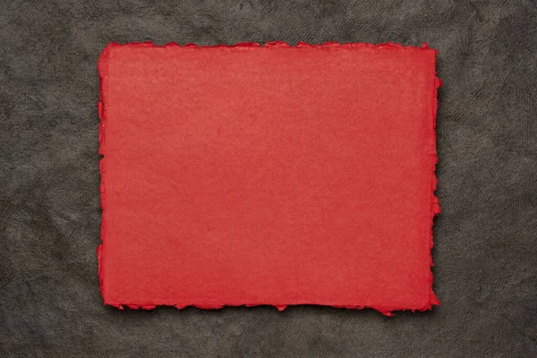 Красный Черной Абстракции Лист Пустой Индийской Ручной Тряпичной Бумаги Против — стоковое фото
