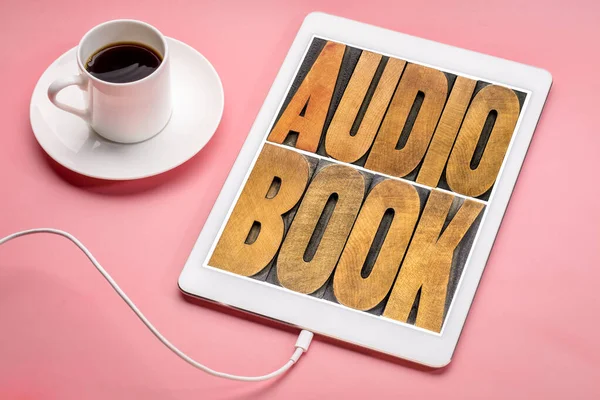 Audioboek Woord Abstract Vintage Letterpers Houtsoort Digitale Tablet Met Een — Stockfoto