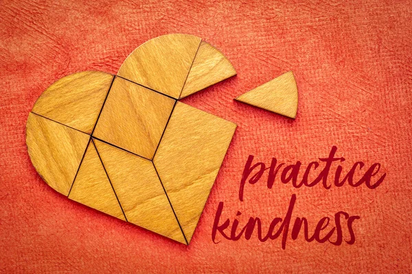 Practice Kindness Reminder Handwriting Handmade Bark Paper Heart Tangram Inspirational — Stock Photo, Image