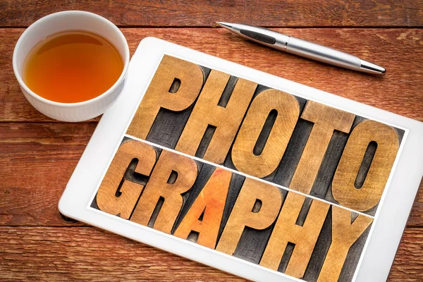 Palabra Fotografía Abstracta Tipografía Vintage Tipo Madera Una Tableta Digital — Foto de Stock