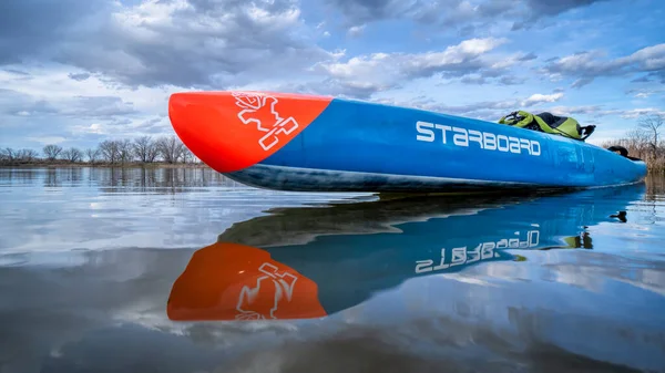 Fort Collins Abril 2020 Carreras Stand Paddleboard Tranquilo Lago Principios —  Fotos de Stock