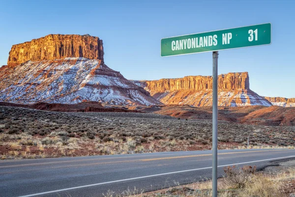 Canyonlands National Park Miglia Cartello Stradale Inverno Alba Scenario Sud — Foto Stock