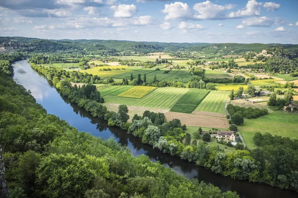 Fransa'da Dordogne Vadisi'nin panoramik 