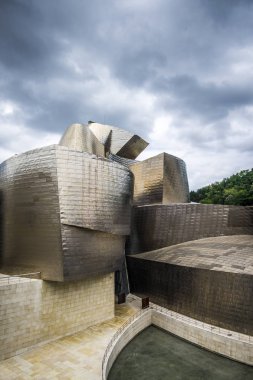 Mimar Frank Gehry de Bilbao Guggenheim Müzesi