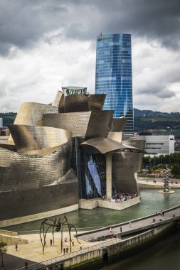 Mimar Frank Gehry de Bilbao Guggenheim Müzesi