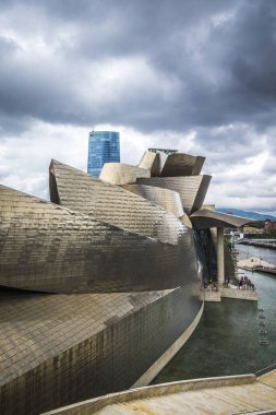 Mimar Frank Gehry de Bilbao Guggenheim Müzesi